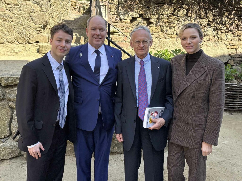 la famille de Gouyon Matignon avec le Prince Albert II de Monaco (Grimaldi) et la Princesse de Monaco